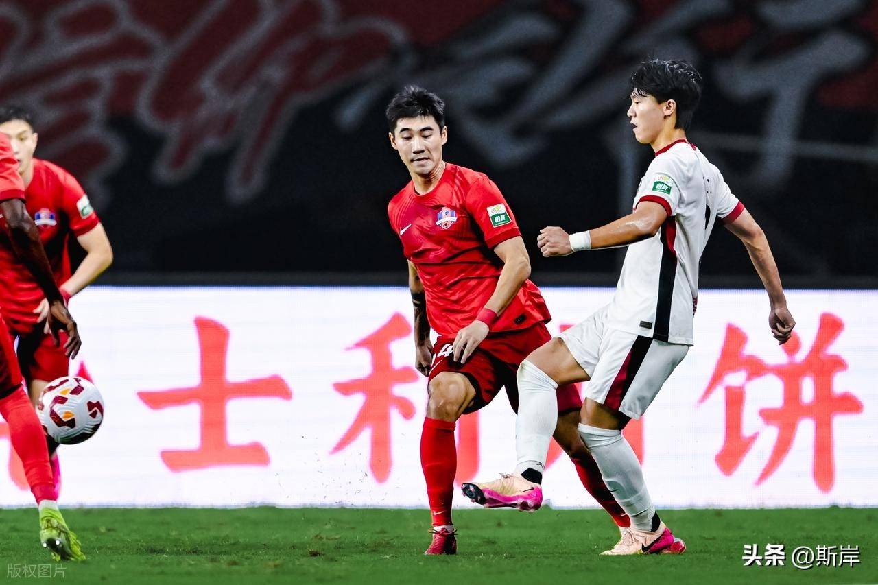 爱游戏app下载 -包含德甲转会期再迎强敌，成都蓉城防线松动，主帅态度——质疑声仍在，资深球员宣示担当的词条