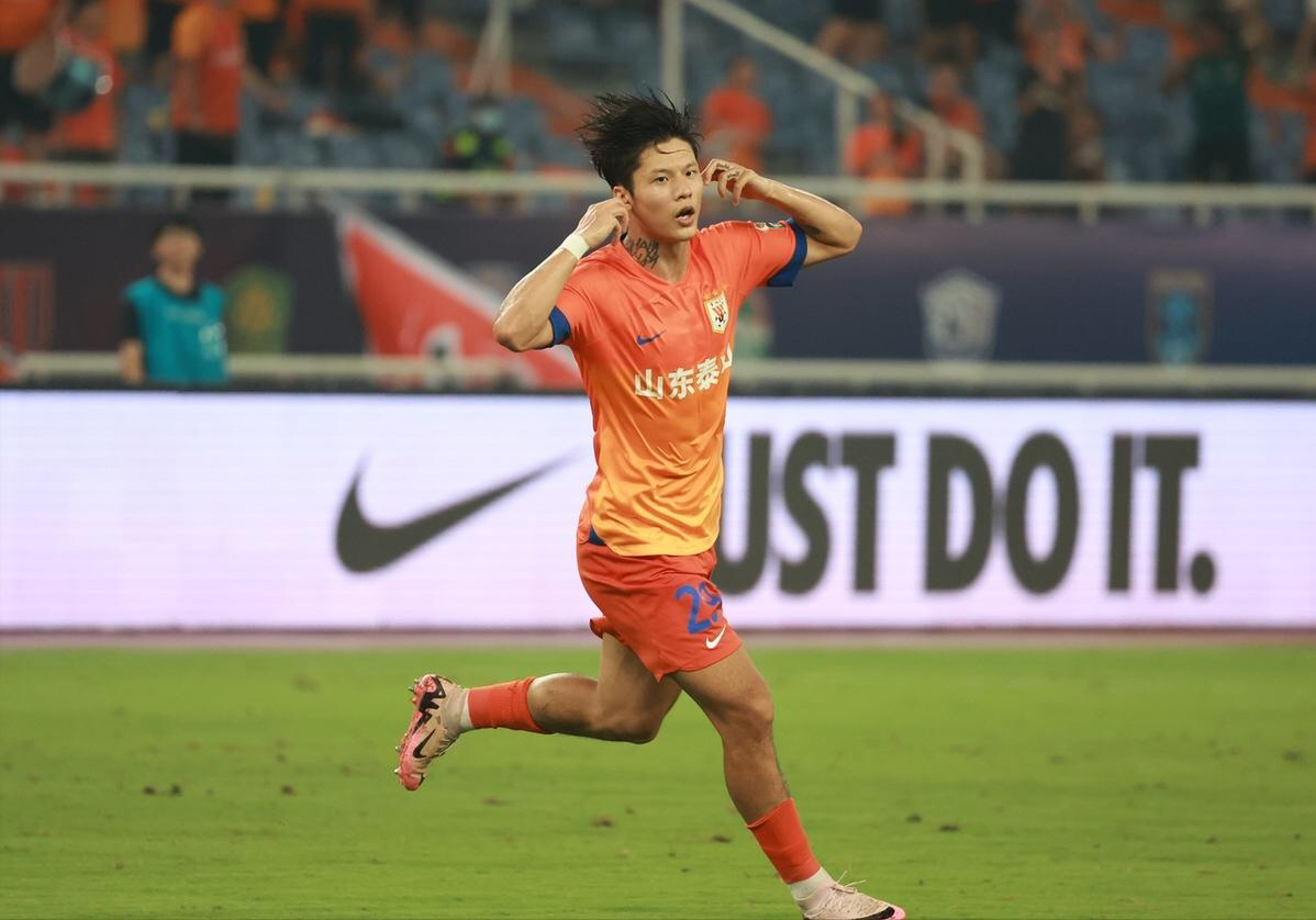 爱游戏网址 -山东泰山今晚队长鼓劲，志在欧冠名次提升，信心回归，数据趋势出现新变化 