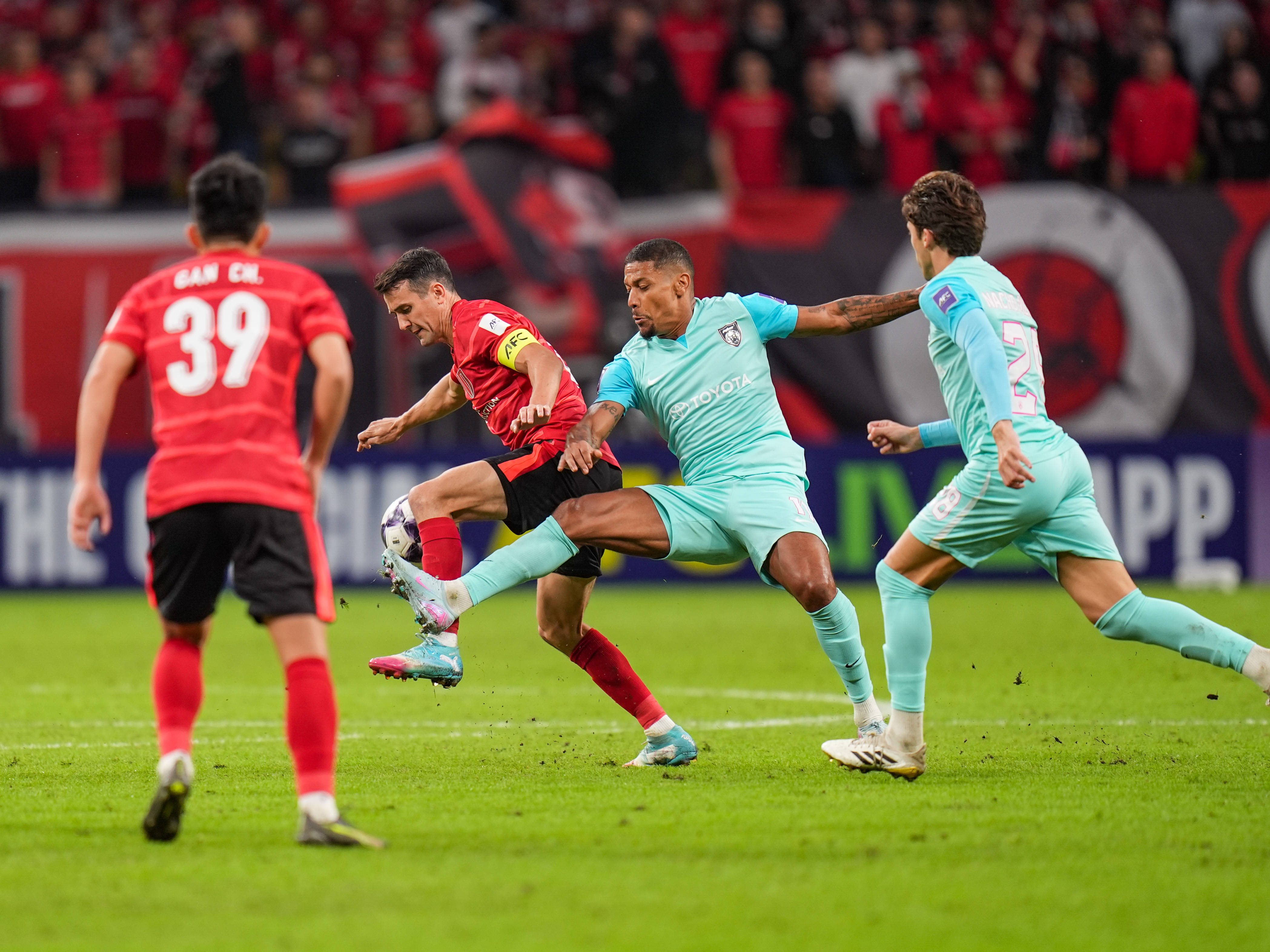 转折点成都蓉城绝杀压哨,亚冠集结日攻防权衡,态度坚定,临场指挥获称赞 转折点成都蓉城绝杀压哨,亚冠集结日攻防权衡,态度坚定,临场指挥获称赞